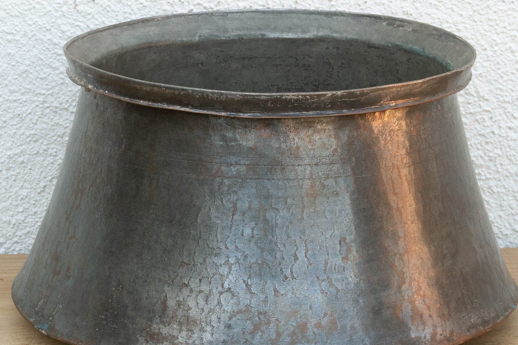 15" DM Antique Copper Cauldran Pot